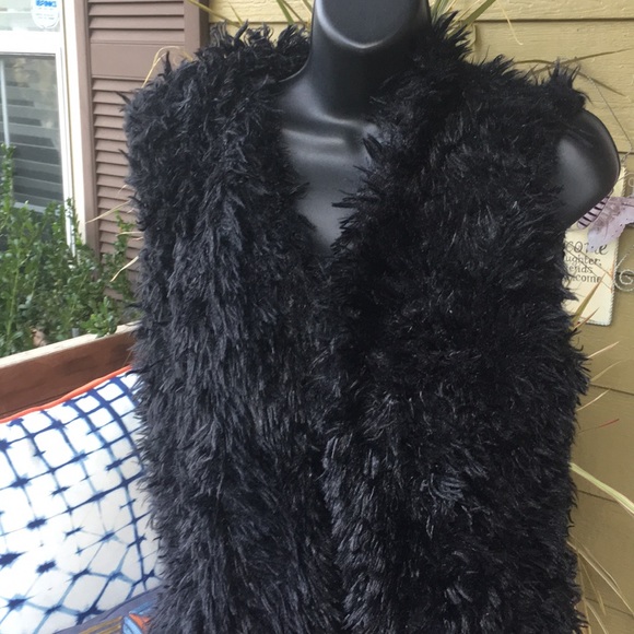 BBX Lephsnt faux fur vest - Picture 4 of 6